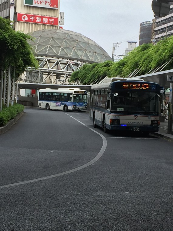 千葉駅東口バス乗り場周辺